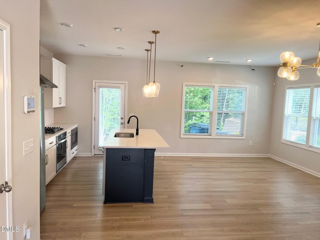 817 Oak Center Drive - Photo 2