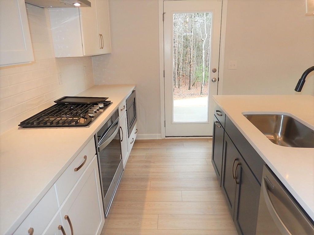 817 Oak Center Drive - Photo 10