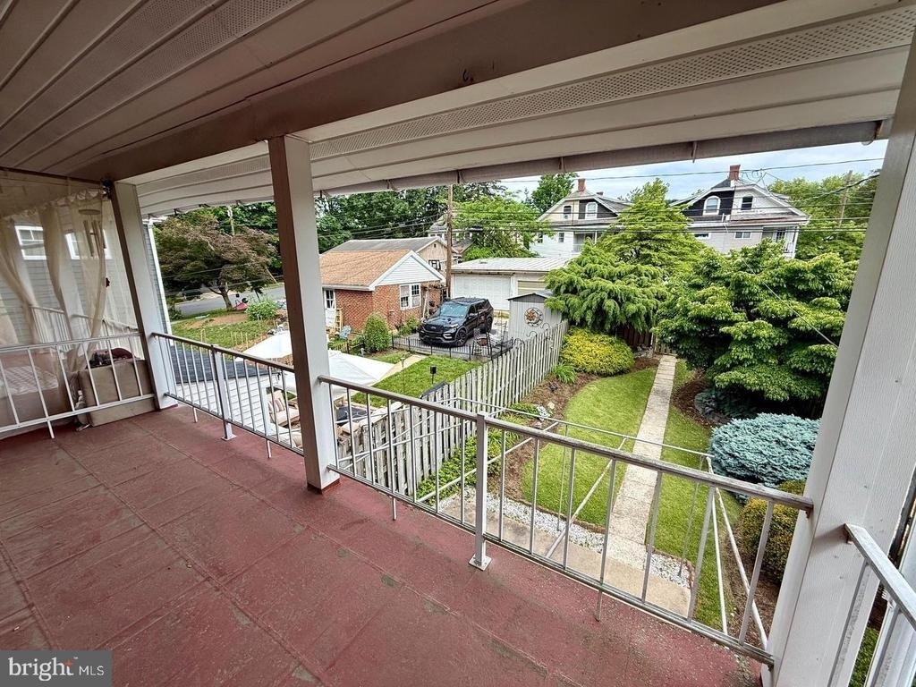 1557 Dauphin Avenue - Photo 32