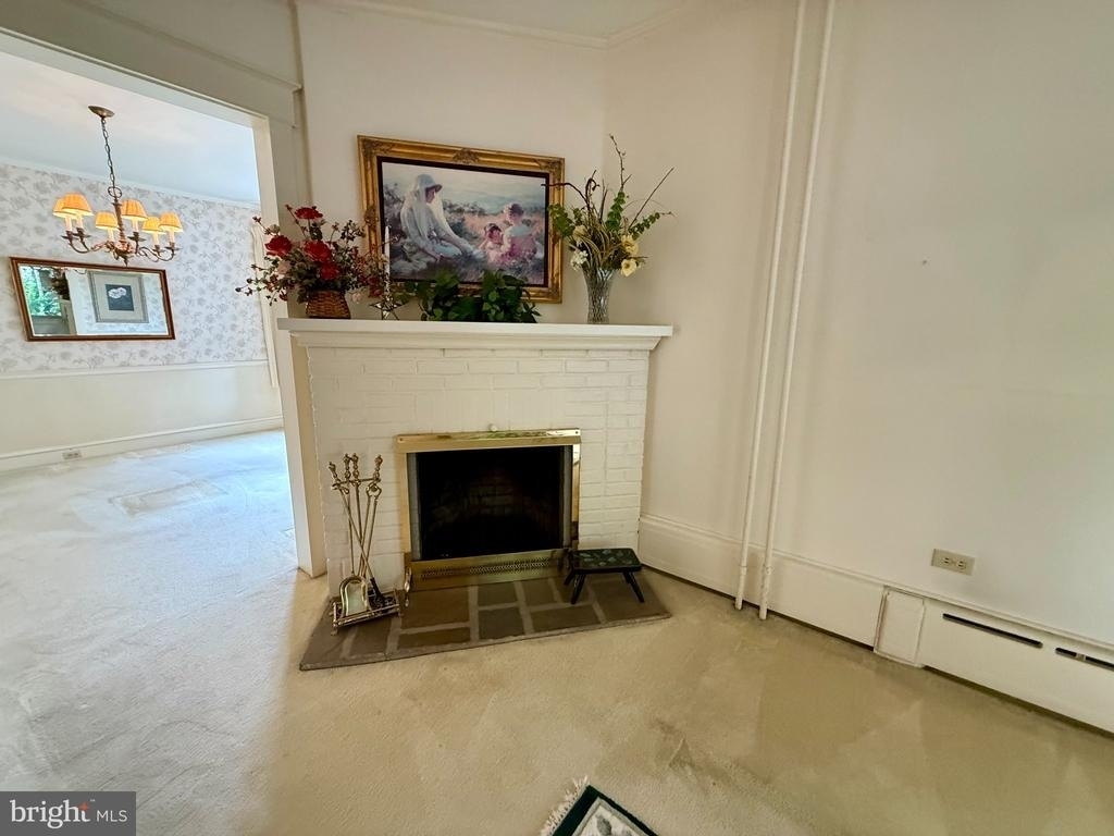 1557 Dauphin Avenue - Photo 5