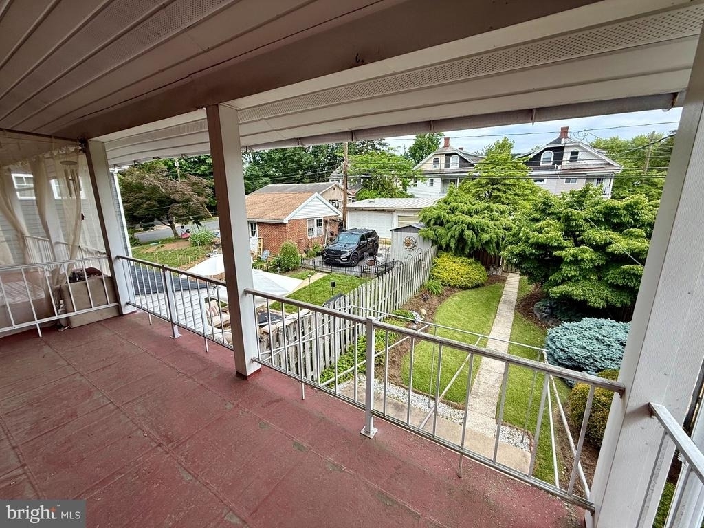1557 Dauphin Avenue - Photo 18