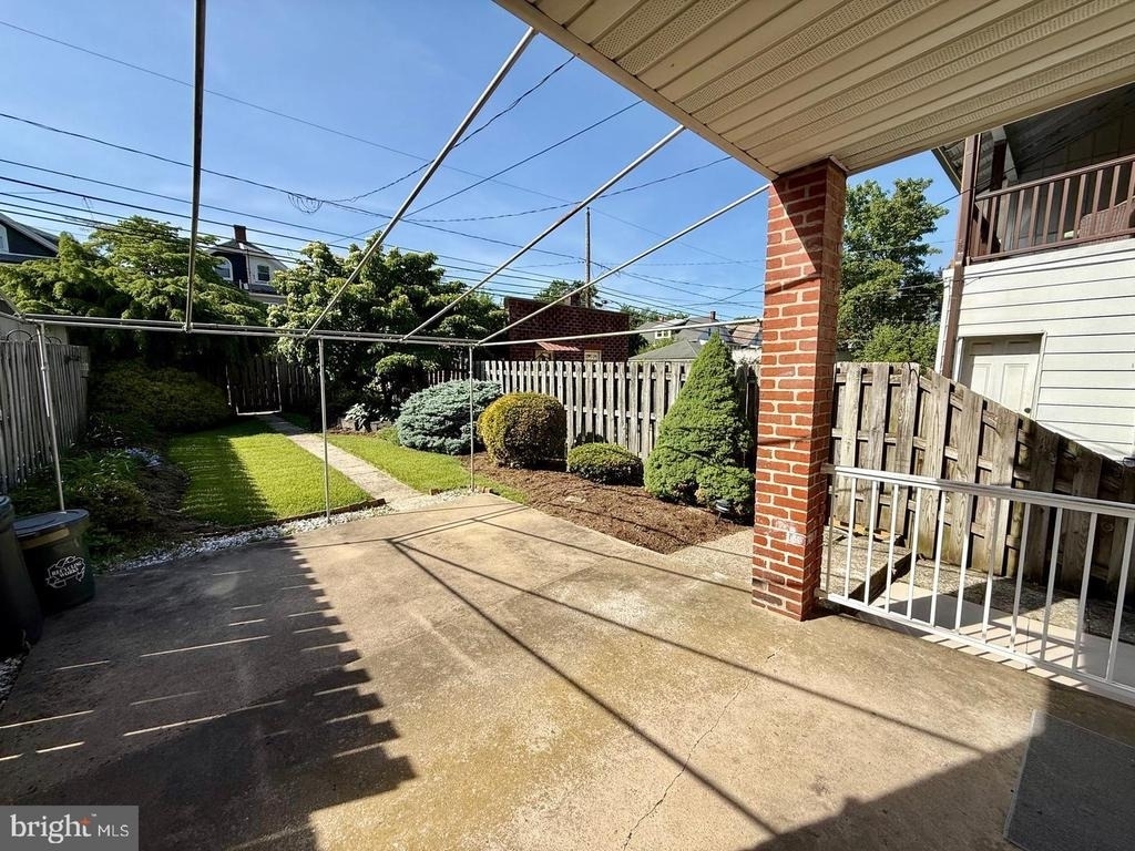 1557 Dauphin Avenue - Photo 30