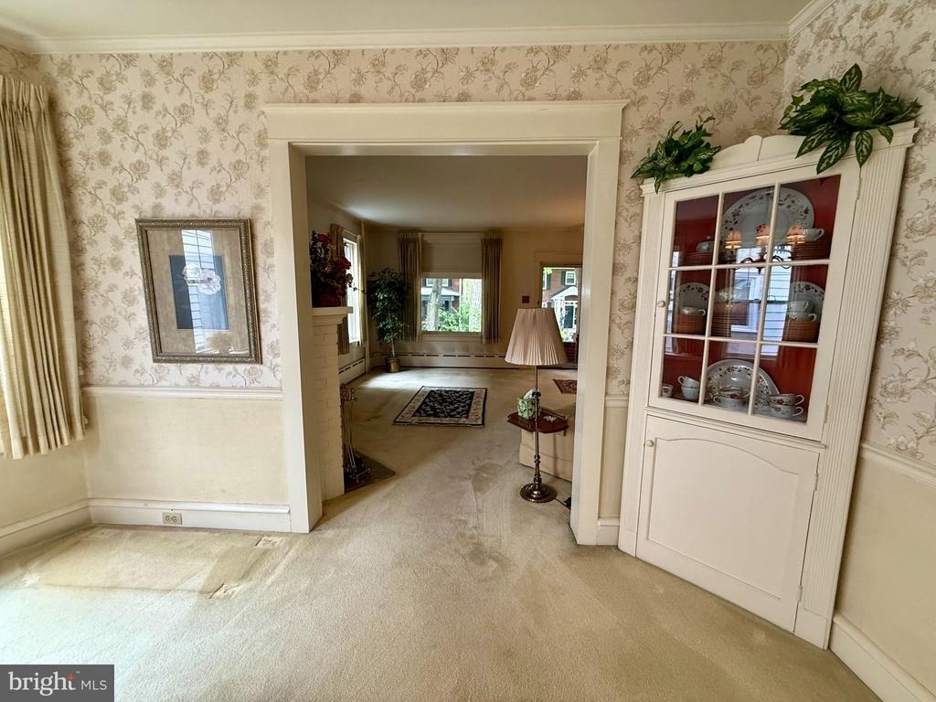 1557 Dauphin Avenue - Photo 9