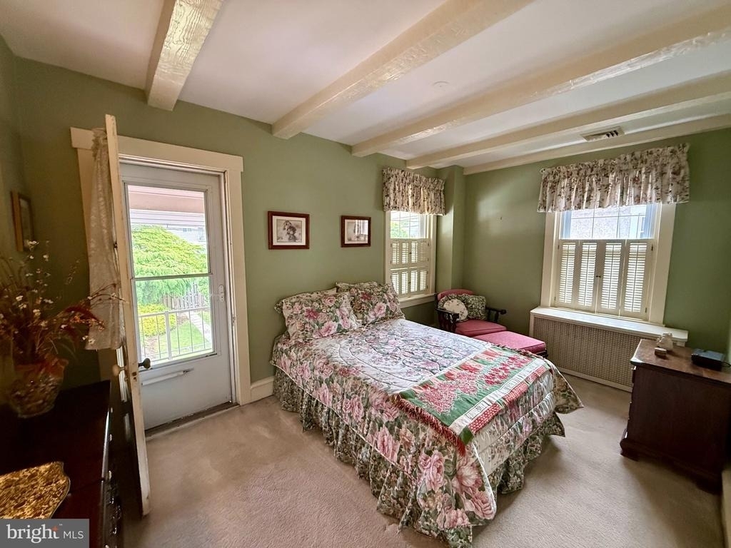 1557 Dauphin Avenue - Photo 17