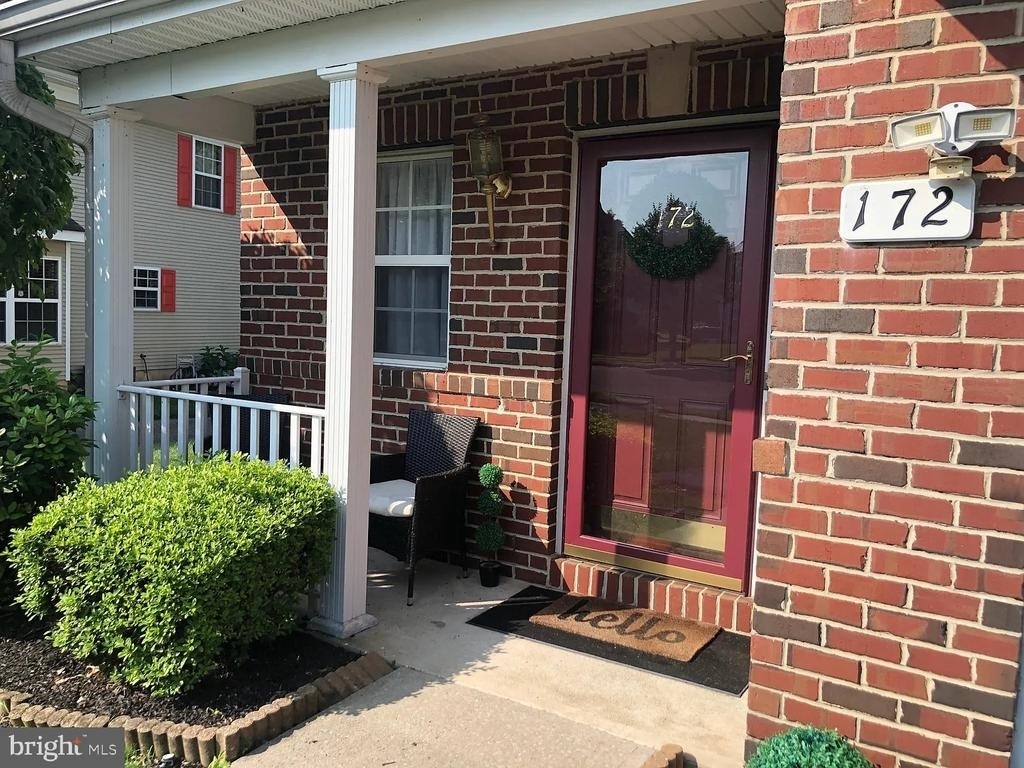 172 Fountayne Lane - Photo 1
