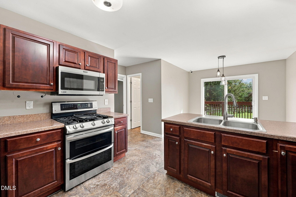 570 Buchanan Road - Photo 3
