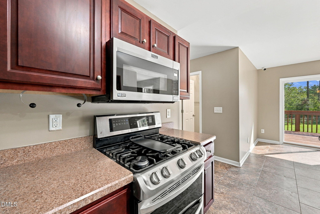 570 Buchanan Road - Photo 5
