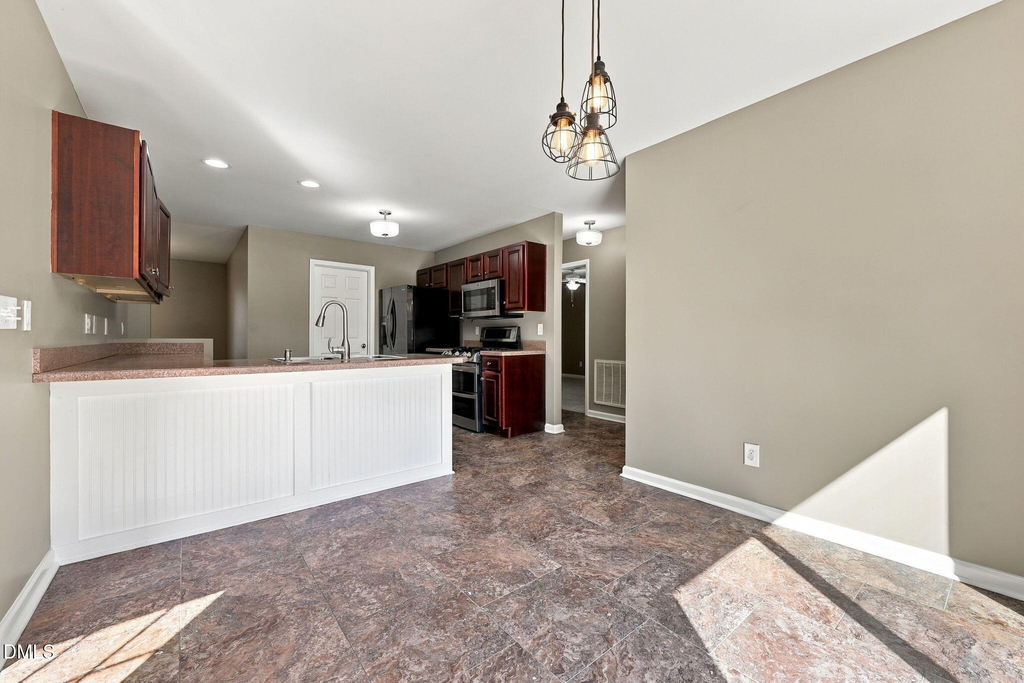 570 Buchanan Road - Photo 6
