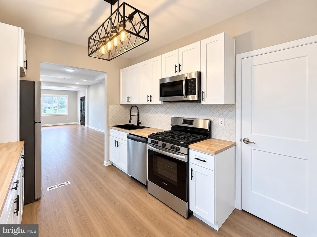 814a Hessian Avenue - Photo 3