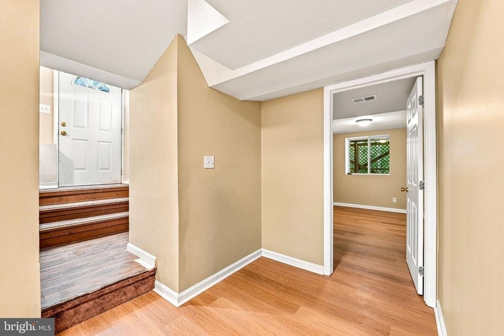 208 Hartford Road - Photo 6