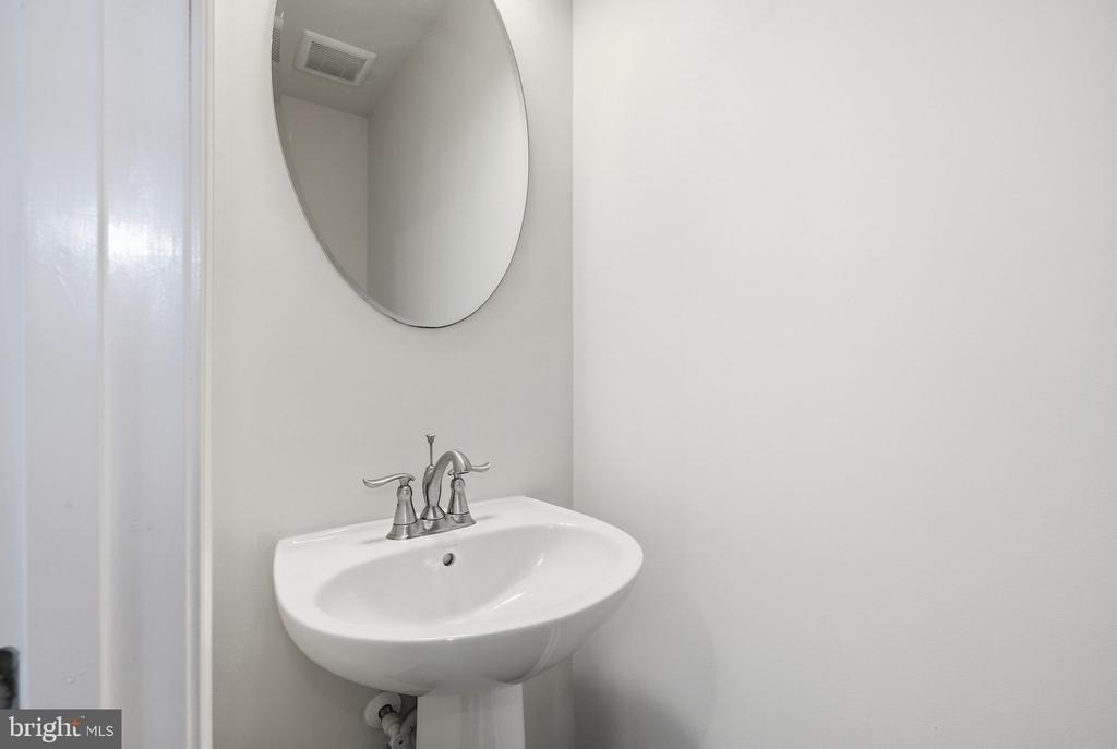8206 Greenbelt Station Parkway - Photo 8