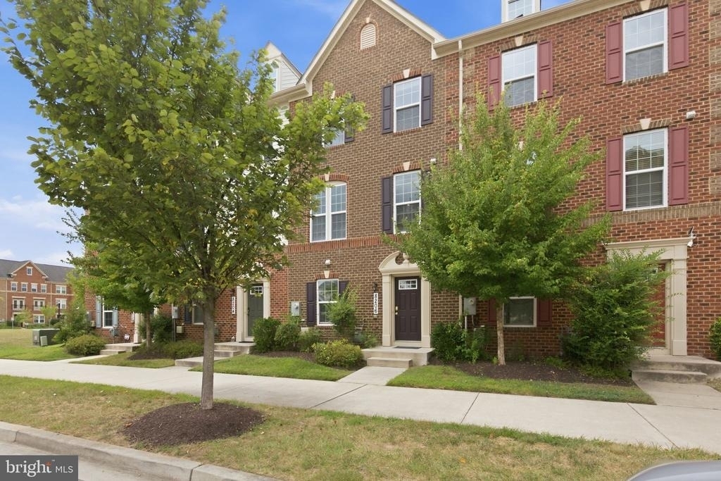 8206 Greenbelt Station Parkway - Photo 2