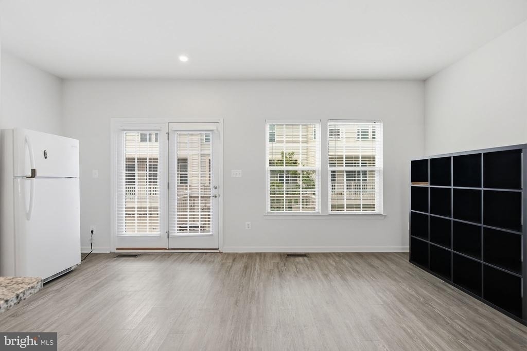 8206 Greenbelt Station Parkway - Photo 17