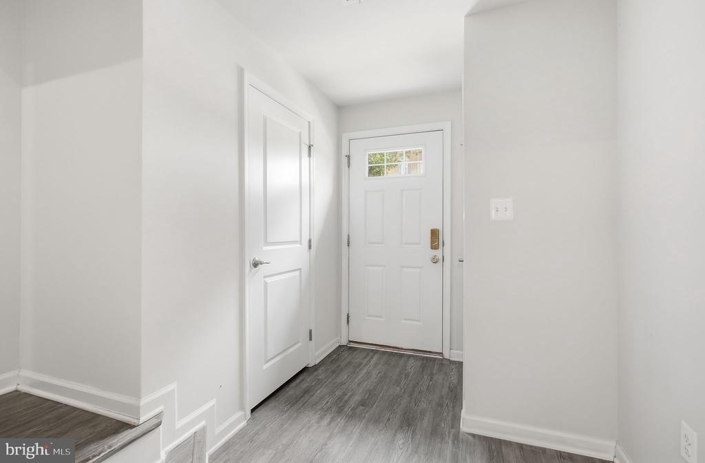 8206 Greenbelt Station Parkway - Photo 4