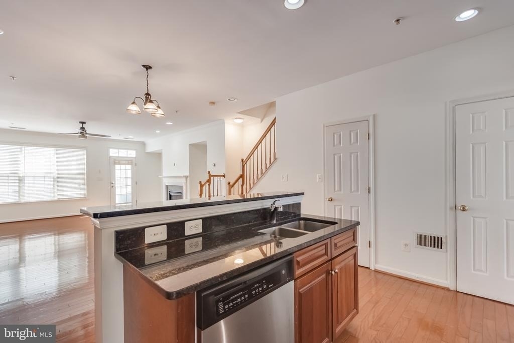 5214 Lynns Retreat Drive - Photo 4