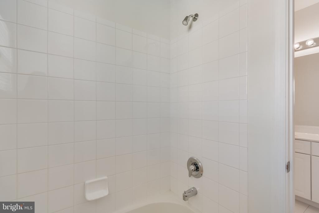 5214 Lynns Retreat Drive - Photo 33