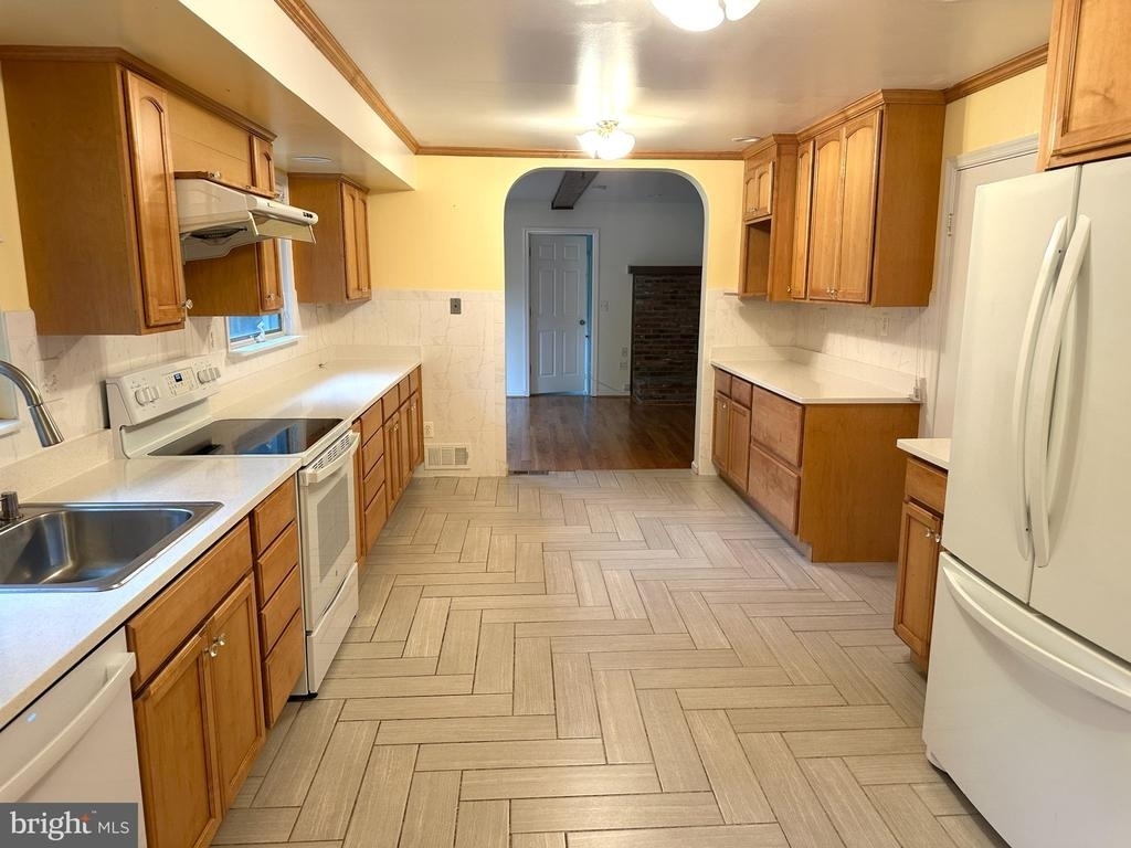 10916 Candlelight Lane - Photo 4