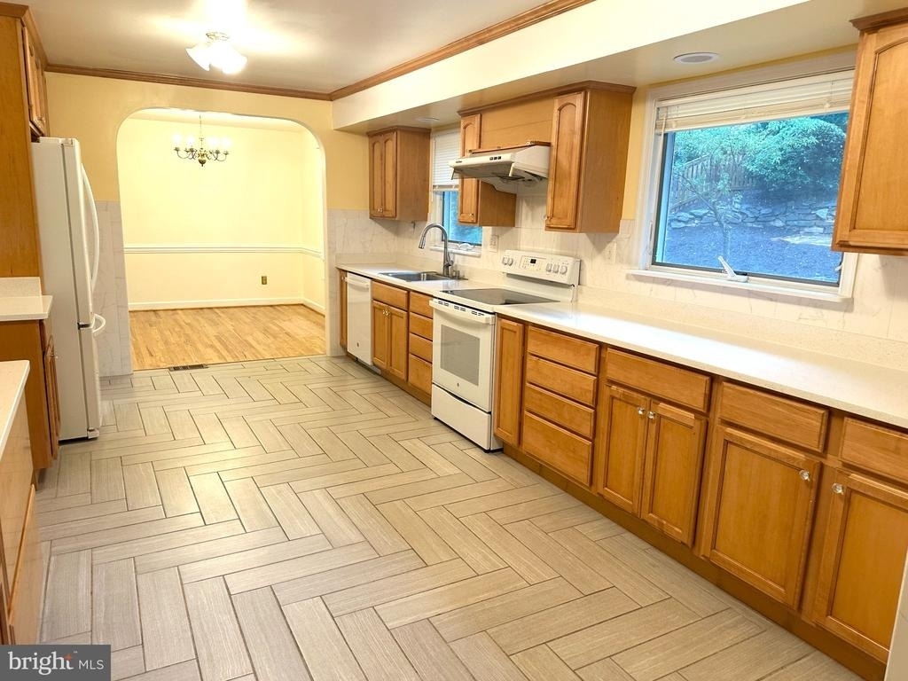 10916 Candlelight Lane - Photo 5