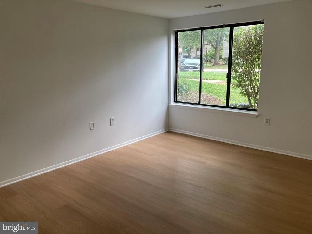 18200 Swiss Circle - Photo 15