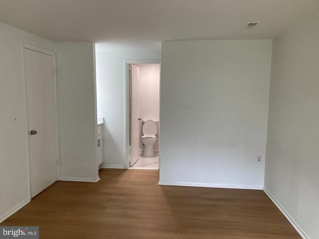 18200 Swiss Circle - Photo 11