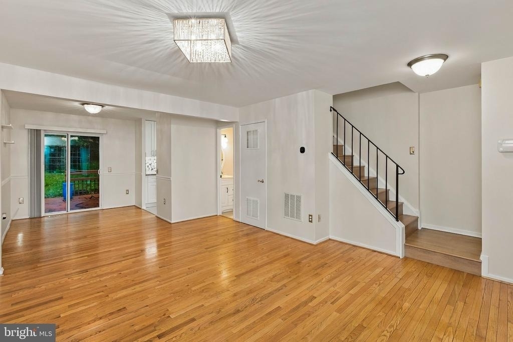 1327 Alderton Lane - Photo 3
