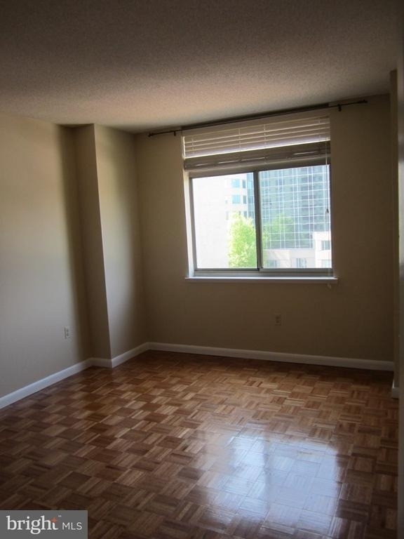 7111 Woodmont Avenue - Photo 6