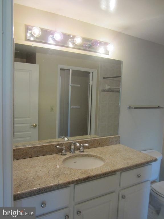 7111 Woodmont Avenue - Photo 5