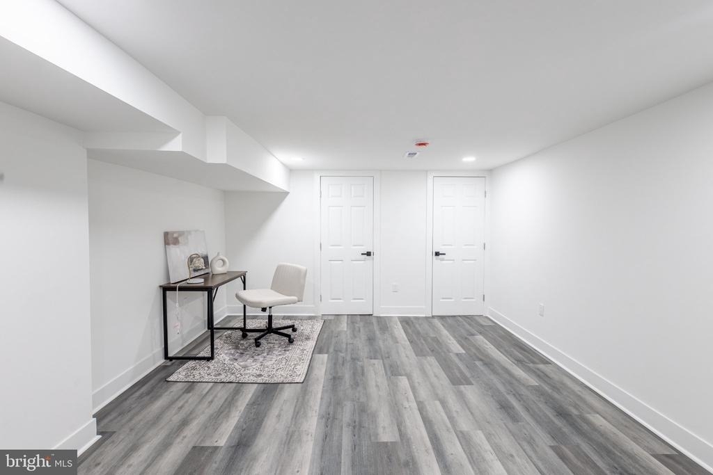 631 E 37th Street - Photo 8