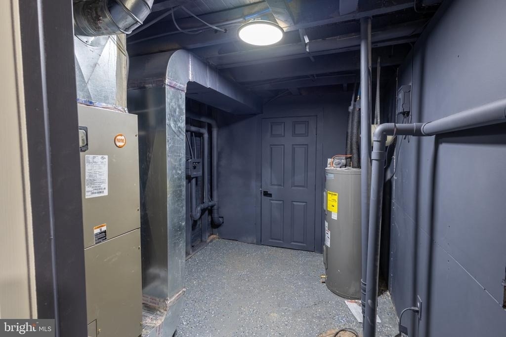 631 E 37th Street - Photo 4