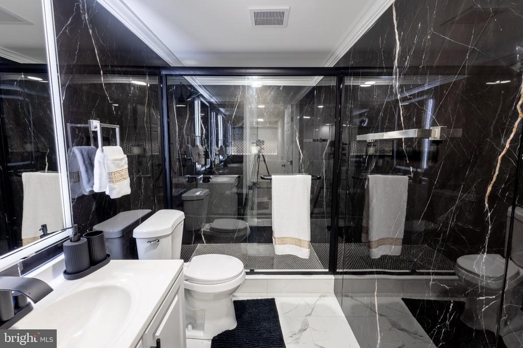 631 E 37th Street - Photo 6