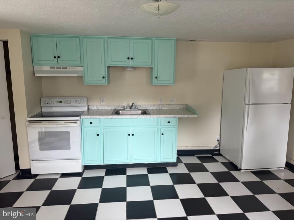 6408 Brook Avenue - Photo 6