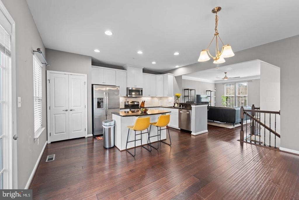 4662 Hudson Street - Photo 1