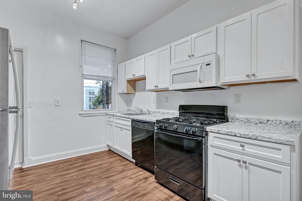 3027 Walbrook Avenue - Photo 2