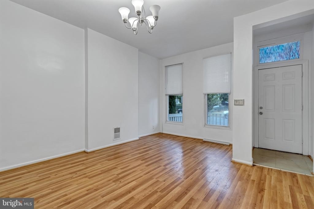 3027 Walbrook Avenue - Photo 8