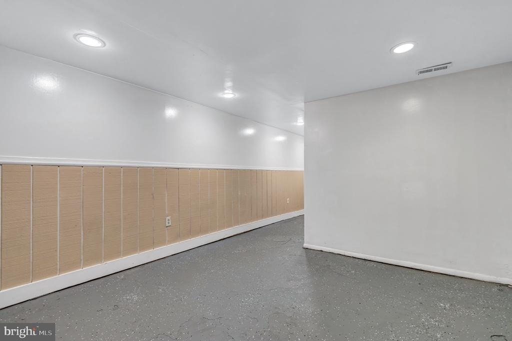 3027 Walbrook Avenue - Photo 17