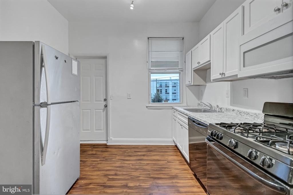 3027 Walbrook Avenue - Photo 4