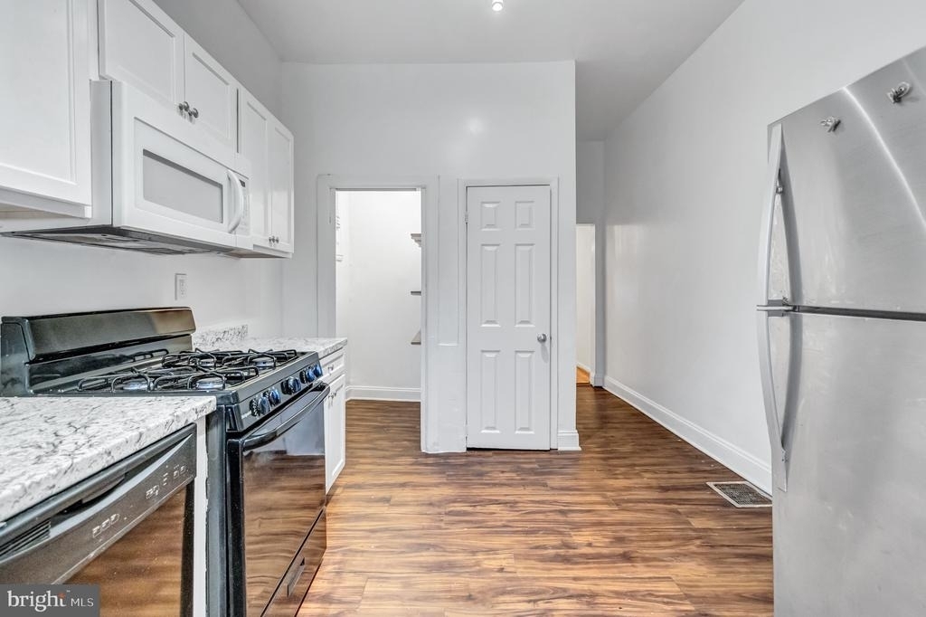 3027 Walbrook Avenue - Photo 3