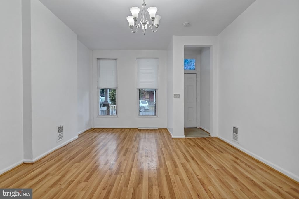 3027 Walbrook Avenue - Photo 7
