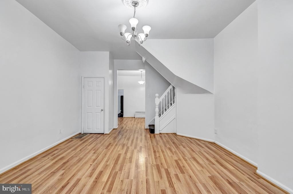 3027 Walbrook Avenue - Photo 9