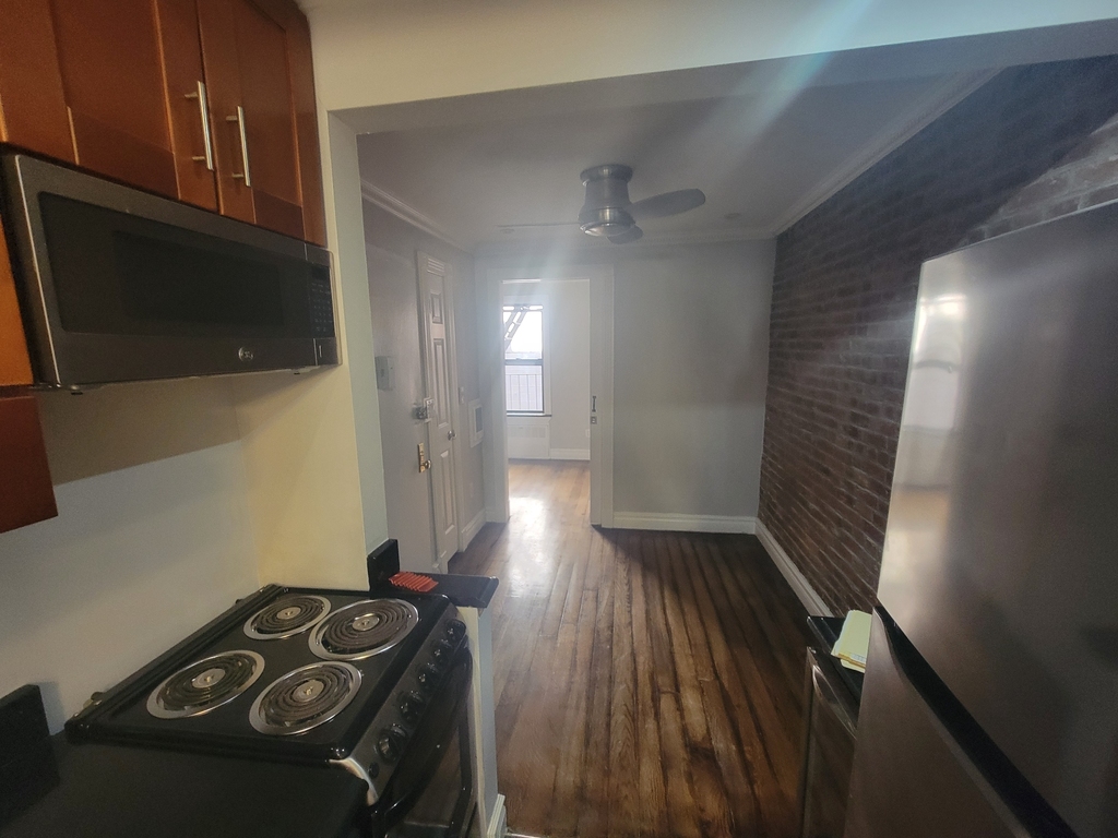345 West 53rd Street - Photo 3
