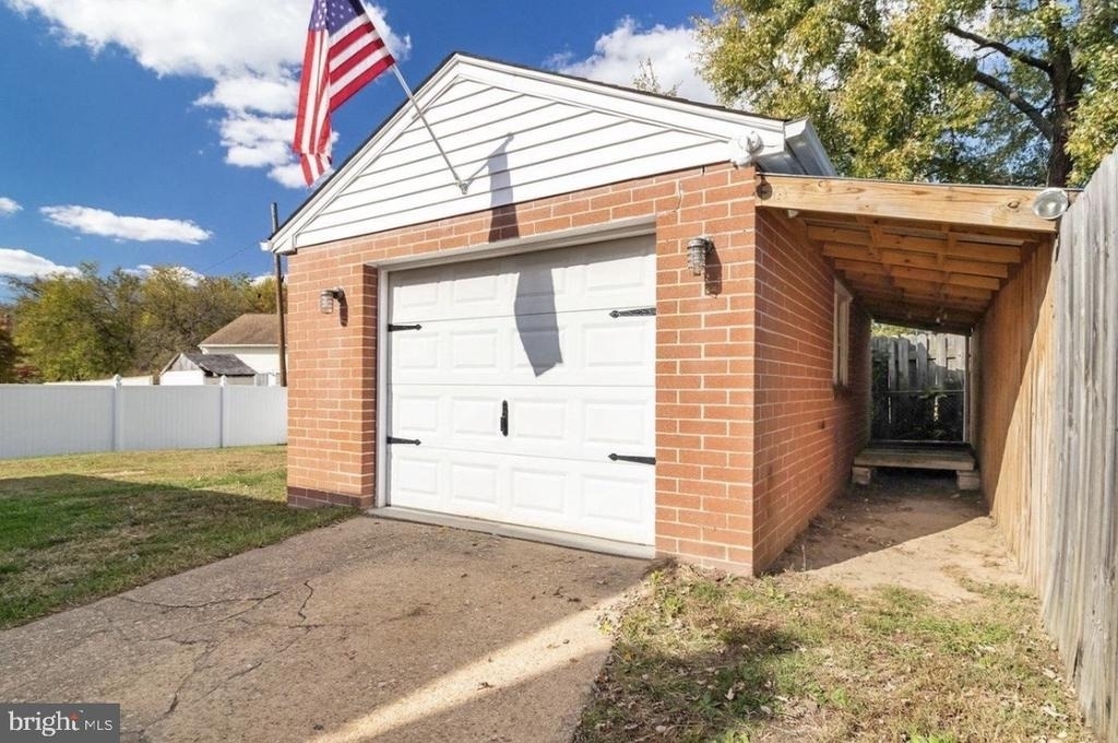 526 Newfield Road - Photo 24