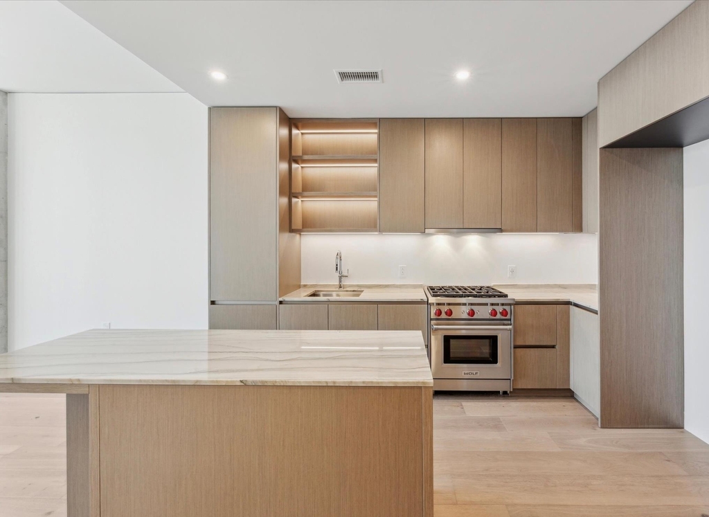 610 Davis St - Photo 1