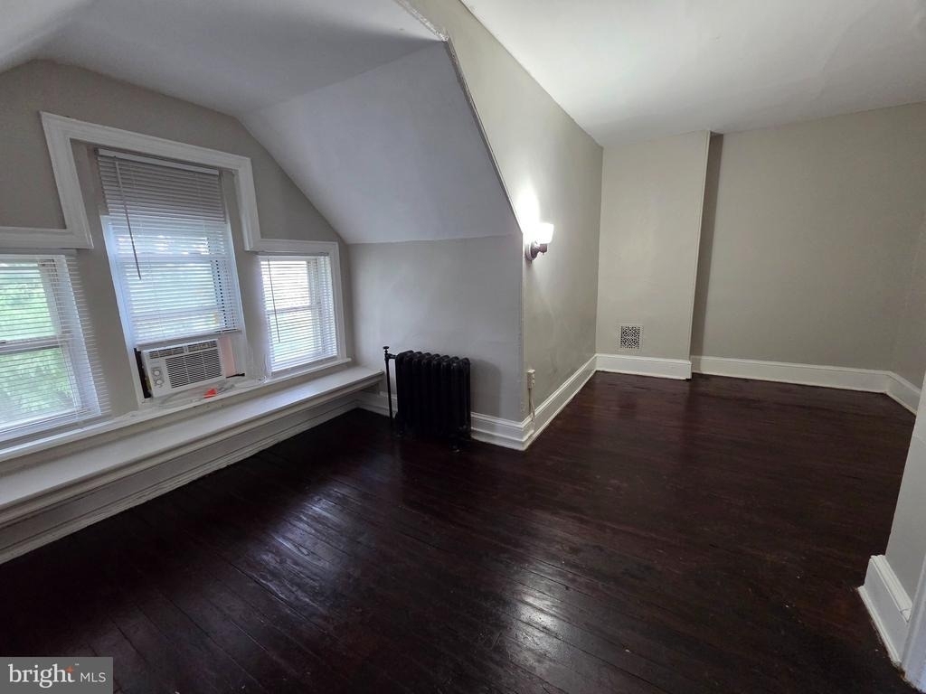 602 W 23rd Street - Photo 13