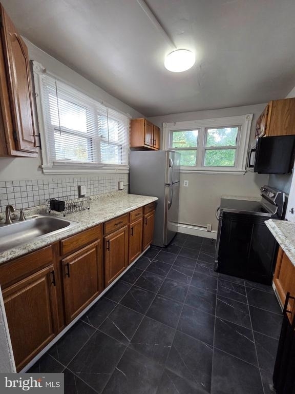 602 W 23rd Street - Photo 2