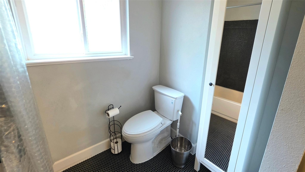 3205 Loyola Ln - Photo 12