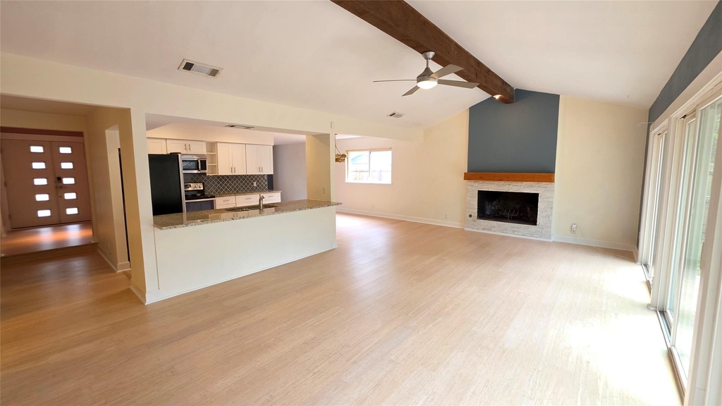 3205 Loyola Ln - Photo 7