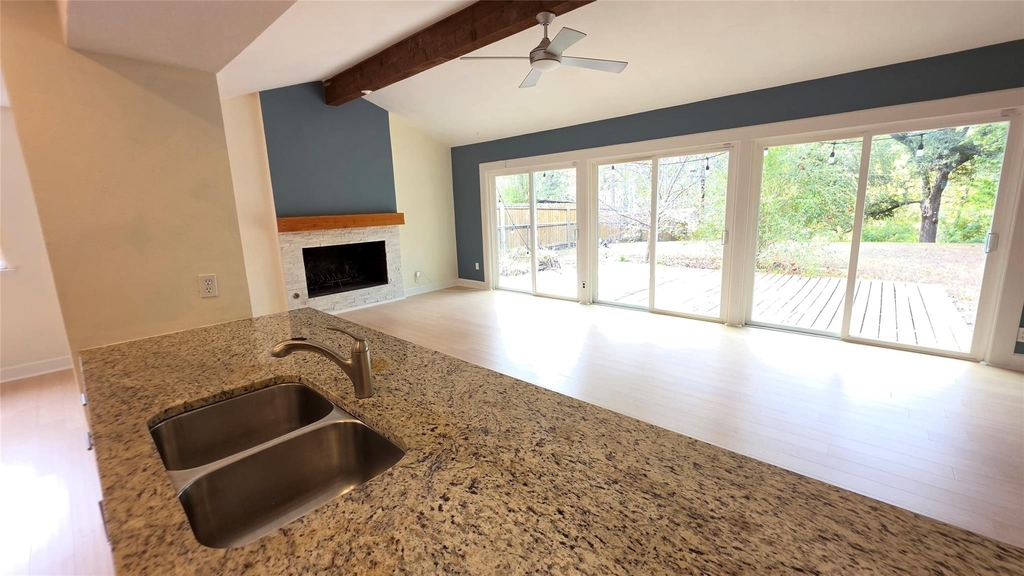 3205 Loyola Ln - Photo 6