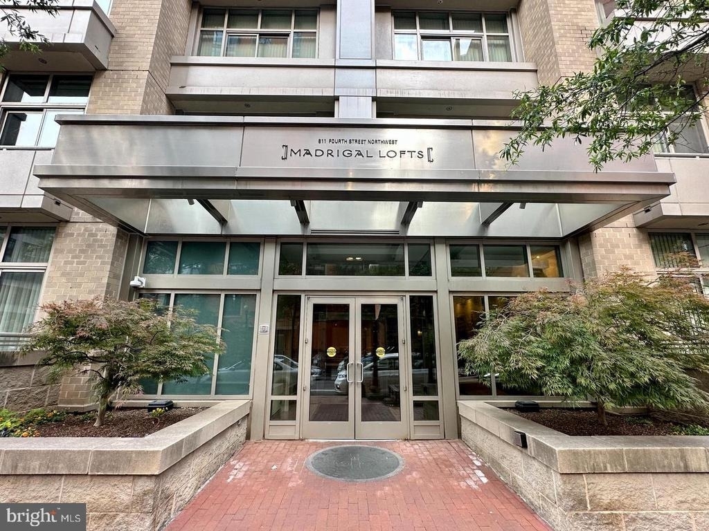 811 4th Street Nw - Photo 1