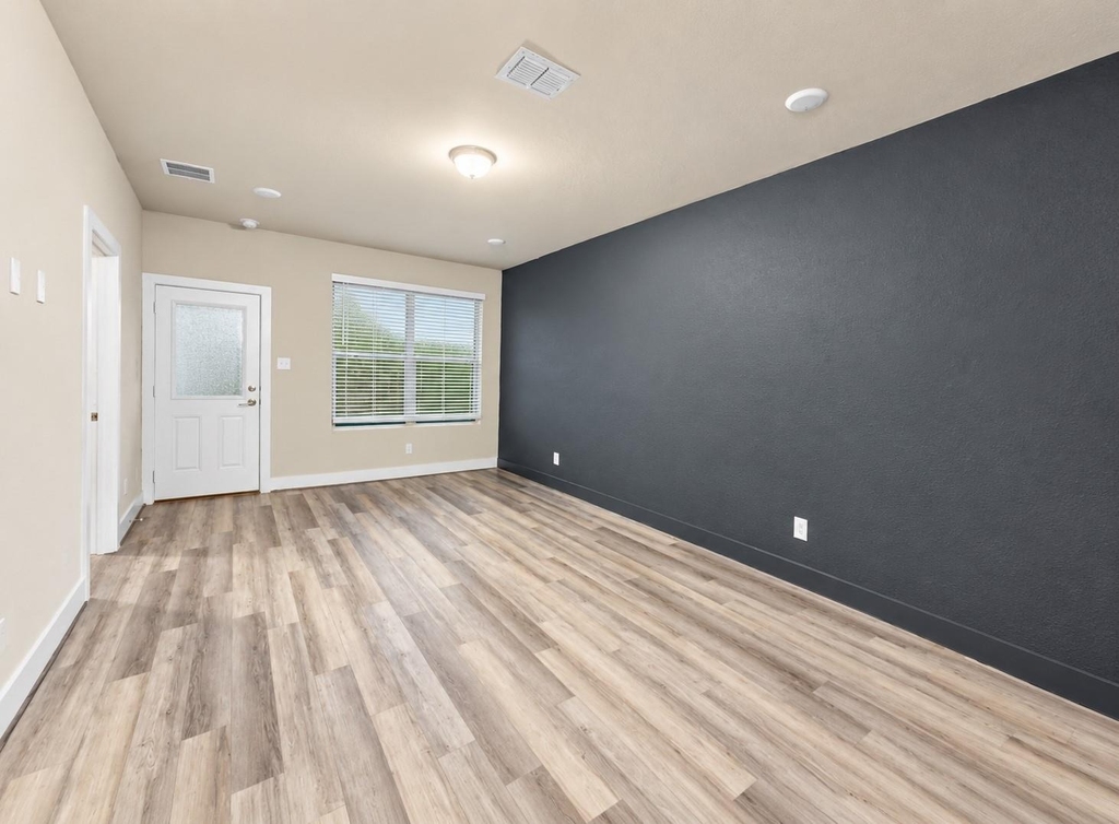 8851 Oakland Rd - Photo 5