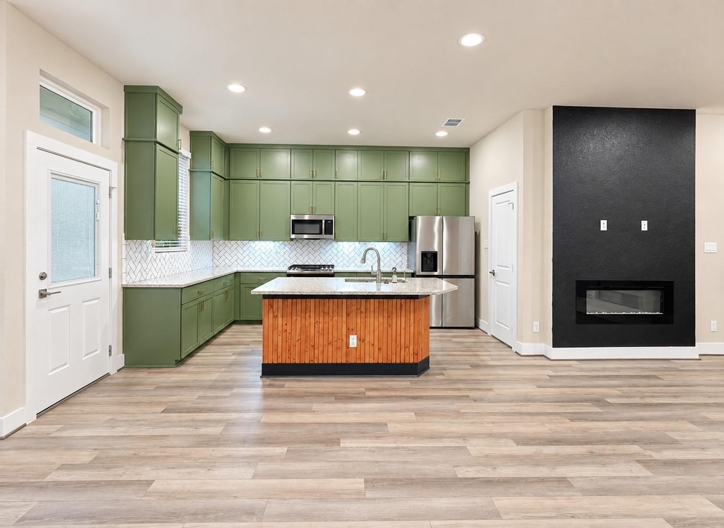 8851 Oakland Rd - Photo 2